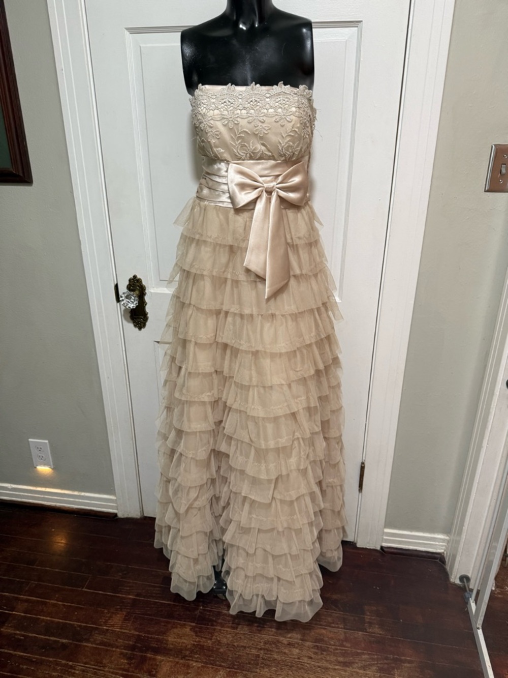 Strapless Prom Homecoming Formal Pageant Cream Layered Lace Dress Size 5/6 Beige